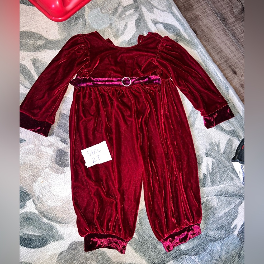Velvet 2T christmas outfit worn once for pictures